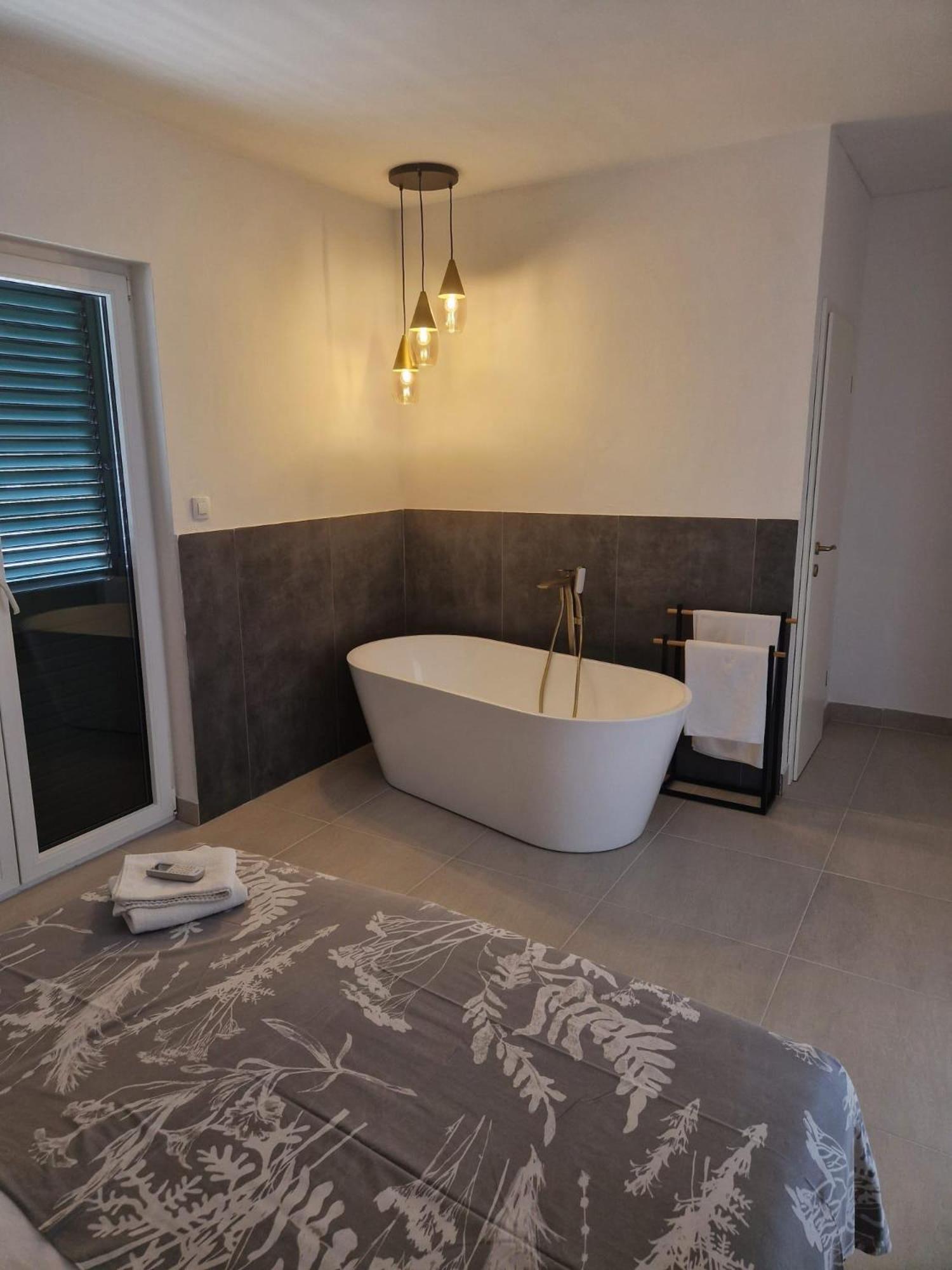 Holiday Home Nino With Amazing Swimming Pool Slatine Dış mekan fotoğraf